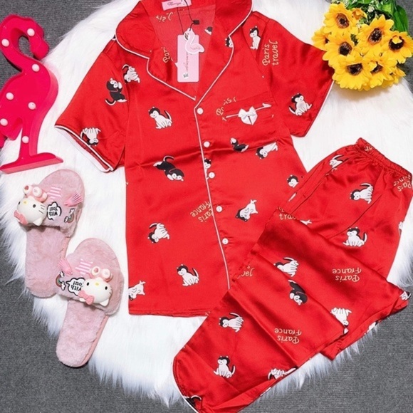 Last one! 🌸 New Red Satin Silk-Like Pajama Set​ - Picture 1 of 1